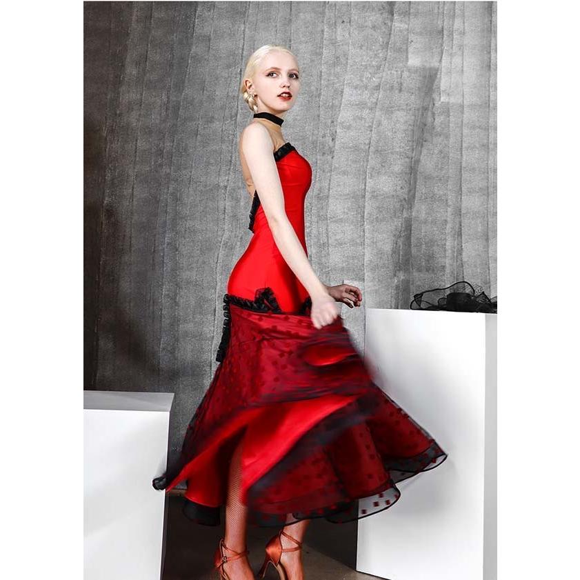 社交ダンス ドレス ダンスドレス 大きい裾 赤 黒 ノースリーブ モダン