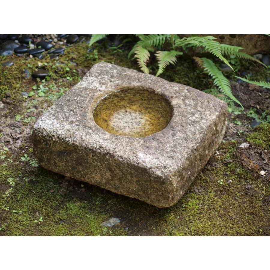 自然石小さな四角水鉢｜ガーデン用 水鉢 手水鉢 天然石 水盤 : 株式