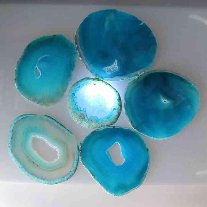 瑪瑙 アゲートプレート 青 ワンコイン 1枚 天然石 台座 飾り