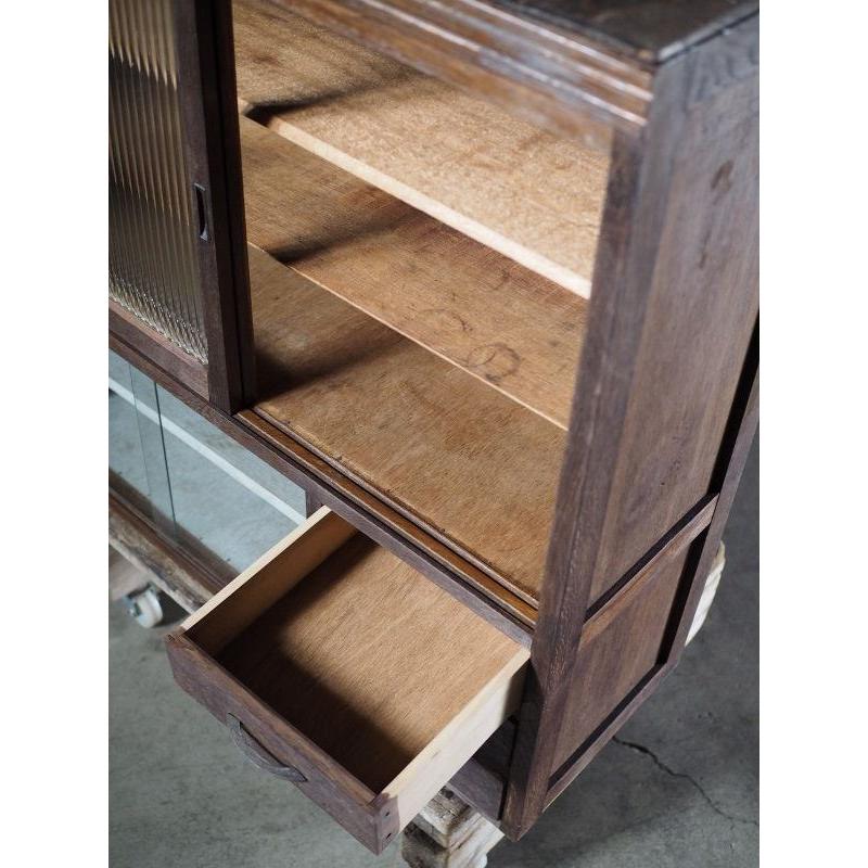 昭和レトロなモールガラス食器棚 昭和中期 古録展 送料別 Iサイズ 中古