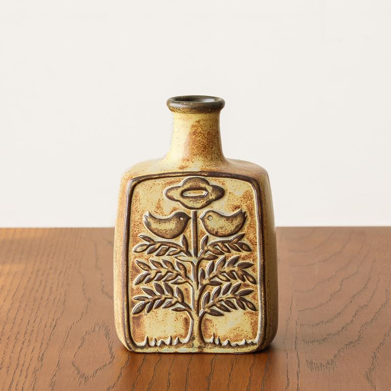 フラワーベース かしわ窯 直径10cm 高さ18cm レリーフ 模様 花瓶