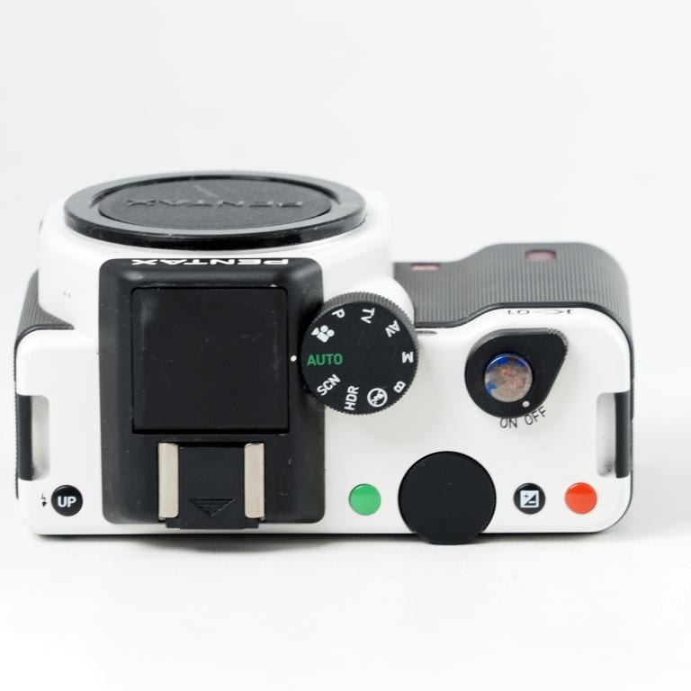 PENTAX ミラーレス一眼レフカメラ K-01 K01 ボディ ホワイト/ブラック