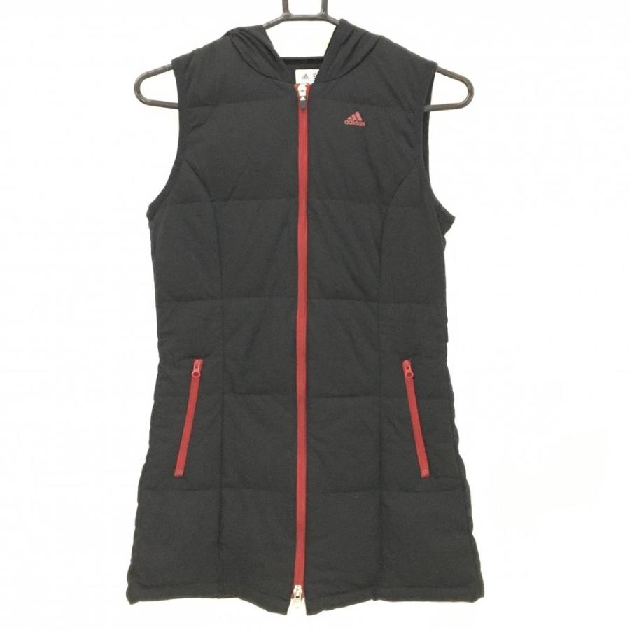 adidas（アディダス） ロングダウンベスト 黒×レッド フード付