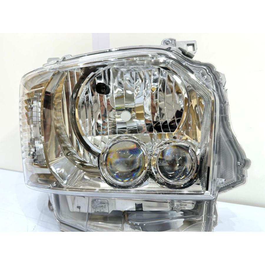 新品・未使用】200系 ハイエース ダークプライム 4型〜7型 純正LED