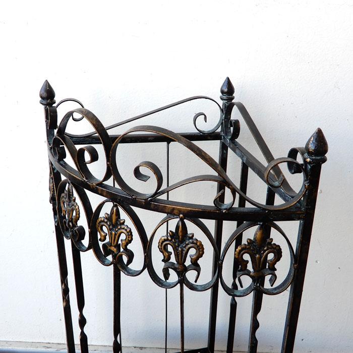 コーナーアイアン傘立て アイアン製 アンブレラスタンド コーナー 角