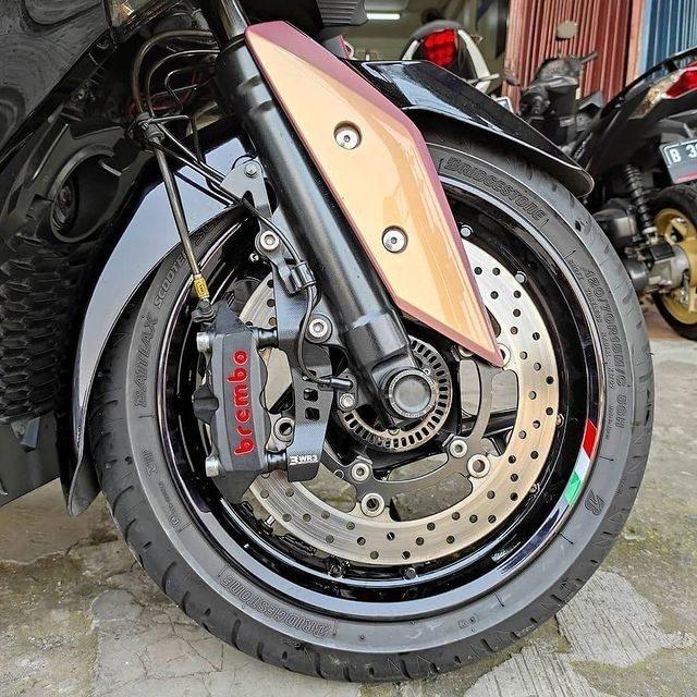 WR3 ダブルアールスリー フロントキャリパーサポート BREMBO用 取付