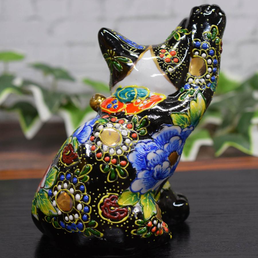 九谷焼 開運 右手 招き猫 置物 横座り招き猫 黒盛花と蝶 開店祝い