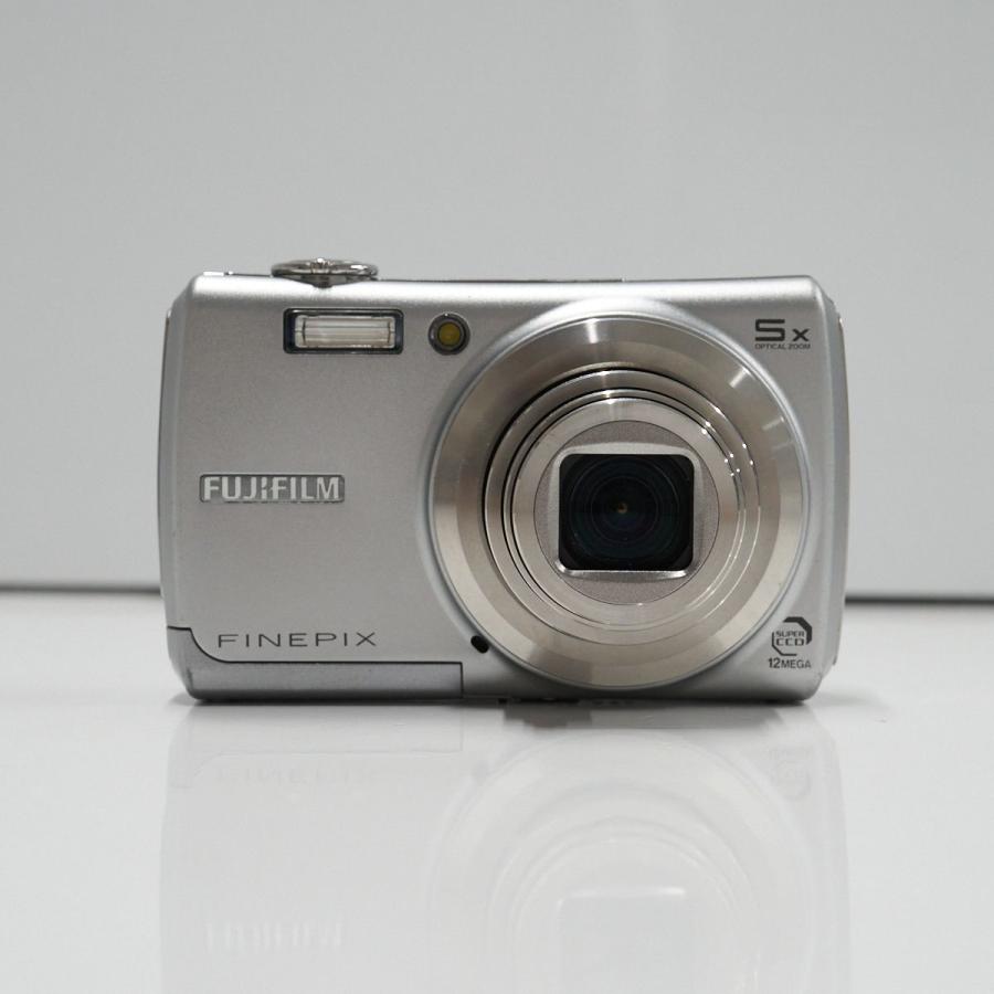 FinePix Fシリーズ FUJIFILM F100fd USED美品 デジタルカメラ 本体＋