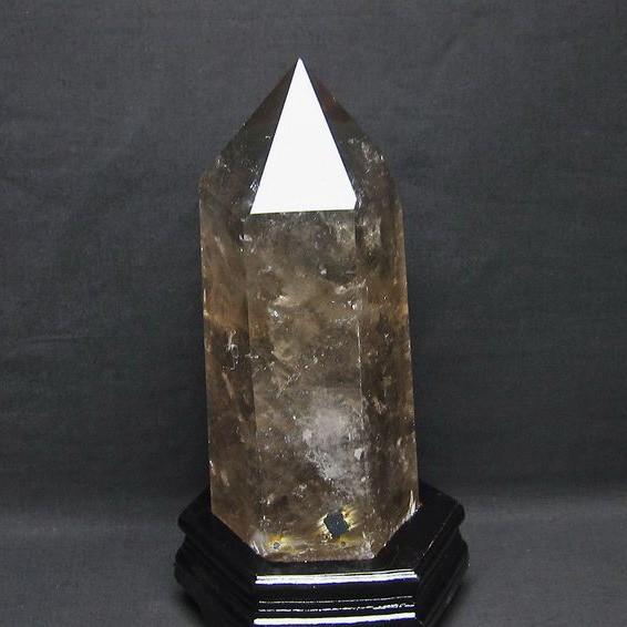 スモーキークォーツ 六角柱 煙水晶 ルチルクォーツ 3.4Kg 台座付属