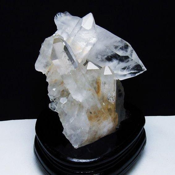 1Kg 水晶 クラスター 原石 マダガスカル産 台座付属 一点物 [送料無料