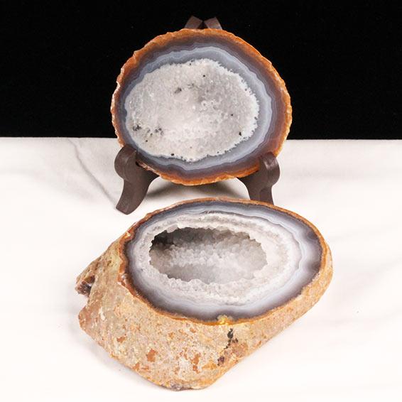 トレジャーメノウ アゲート 瑪瑙 メノウ 置物 台座付属 送料無料 275