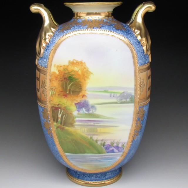 ノリタケ オールドノリタケ 暈し青地金盛り湖畔風景絵 花瓶 22cm