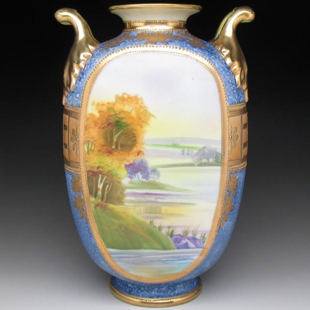 ノリタケ オールドノリタケ 暈し青地金盛り湖畔風景絵 花瓶 22cm