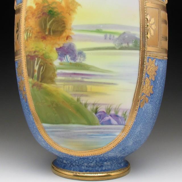 ノリタケ オールドノリタケ 暈し青地金盛り湖畔風景絵 花瓶 22cm