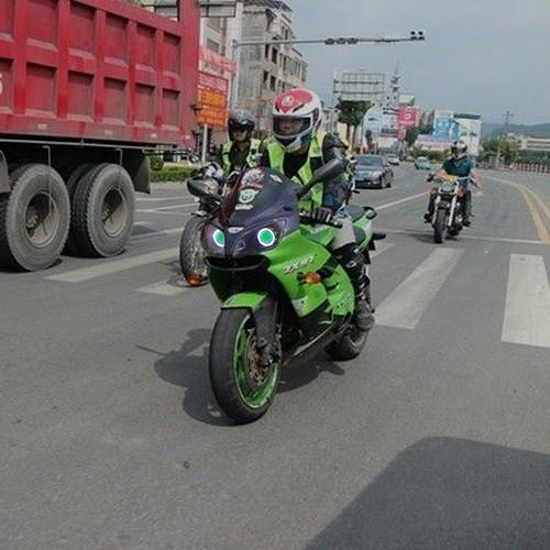 Kawasaki ZX-9R 00-03年 カスタムヘッドライトキット : 輸入パーツ専門