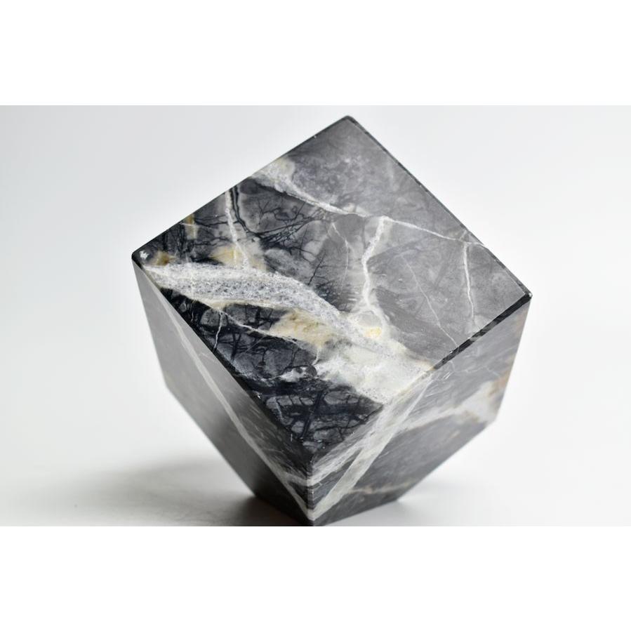 フォッシルマーブル（化石大理石）タワー／ポイント 希少六角柱 天然石