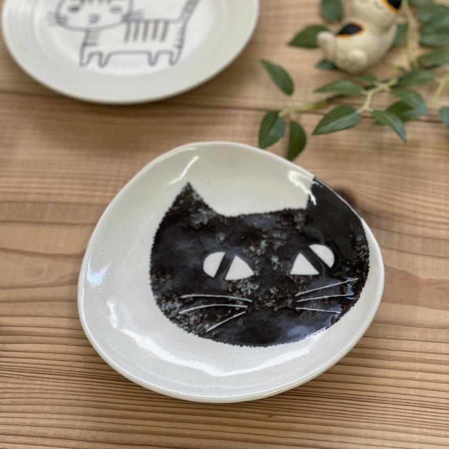 美濃焼 ねこ＊まるけ ミツメル 13.7cm三角プレート／取り皿 : うつわ