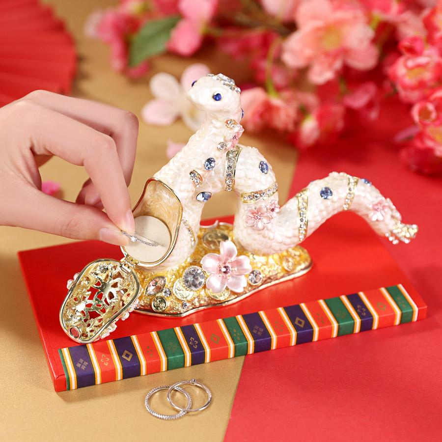 東京銀座PICALS 【正規品】＜桜白蛇＞白蛇 巳年 干支の置物 さくら