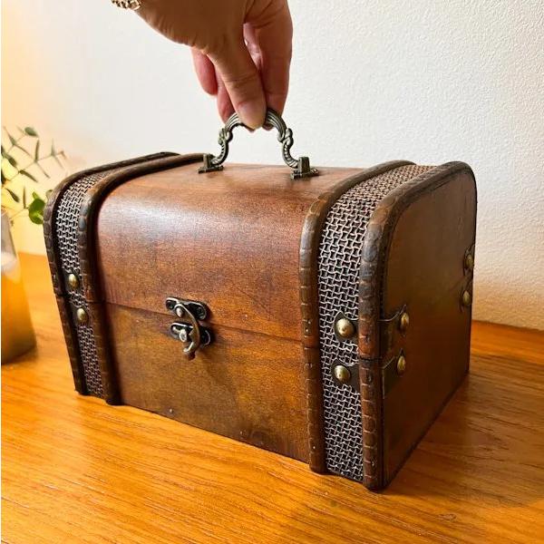アンティーク調ウッドBOX（ボストン型）♪ 宝箱 収納雑貨 小物入れ