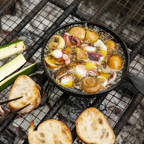 share with Kurihara harumi ギフト包装可南部鉄器 小笠原陸兆× 栗原