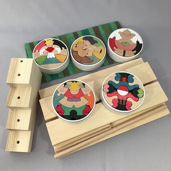 KK246 里山円武者五段飾り（普通垂れ幕・緑） 小黒三郎 組み木の五月