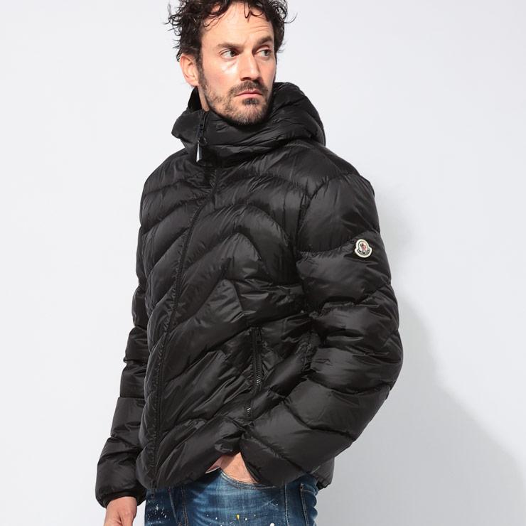 MONCLER（モンクレール） カーブキルティング フルジップ ショート