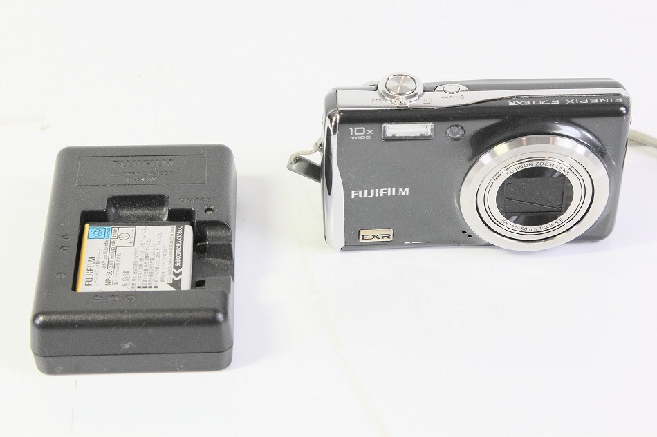 富士フイルム ファインピックス FinePix F70EXR（シルバー