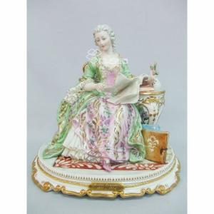 陶器人形 ソファに座る女性と手を差し出す男性 西洋陶器 インテリア