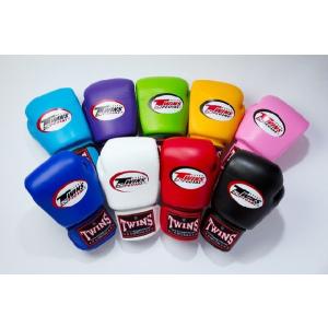 ツインズ Twins ボクシンググローブ 8オンス 本革製 送料無料 サミング
