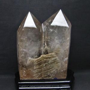 スモーキークォーツ 六角柱 煙水晶 虹入り 3.7Kg 台座付属 送料無料