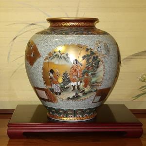 九谷焼 【伝統工芸名工】花瓶 陶器 本金赤牡丹孔雀 錦峰作 (限定品