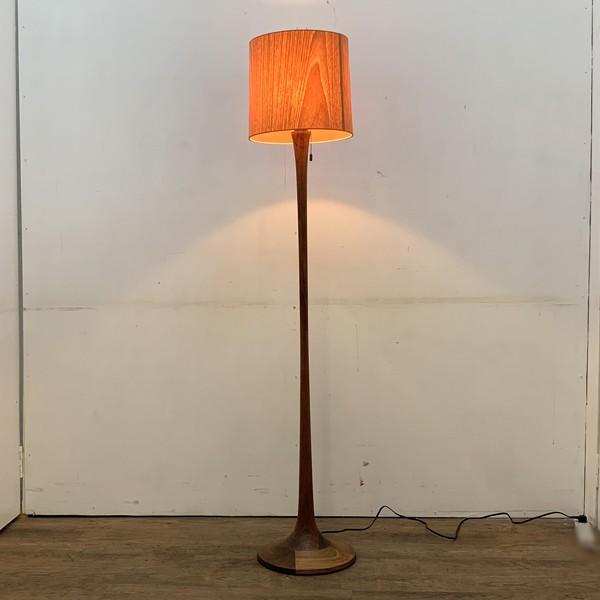 □ TRUCK FURNITURE トラックファニチャー F-WN1 フロアランプ チーク