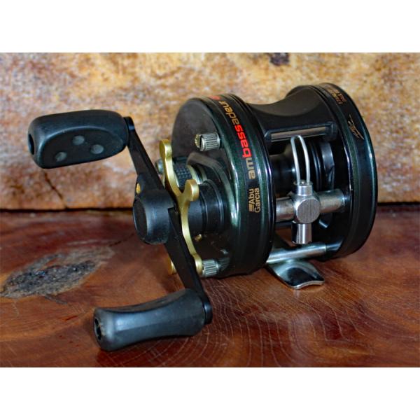 Abu Garcia（アブガルシア） 右ハンドルABU アンバサダー 4600C RD