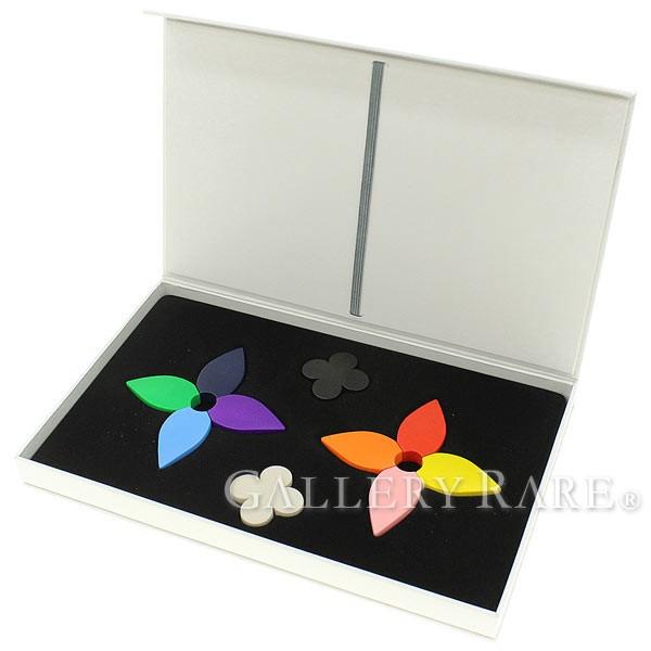 LOUIS VUITTON（ルイ・ヴィトン） ノベルティ クレヨン 10色 ぬりえ