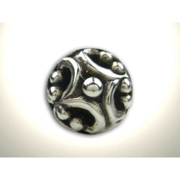 Stanley Guess（スタンリーゲス） フィリグリー ボタン ピアス