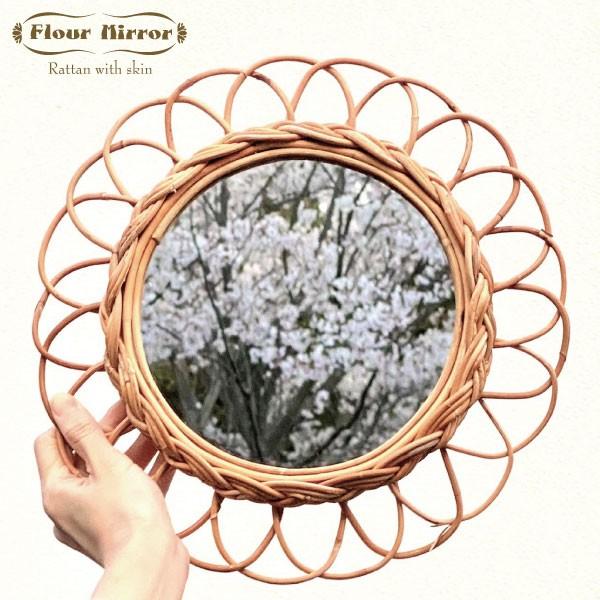 壁掛けミラー 鏡 お花の形 ウォールミラー おしゃれ 丸い かわいい