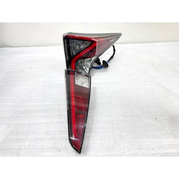 プリウス50 ZVW50 前期 純正テールライト 右 ICHIKOH 47-77/47-78 (Z35