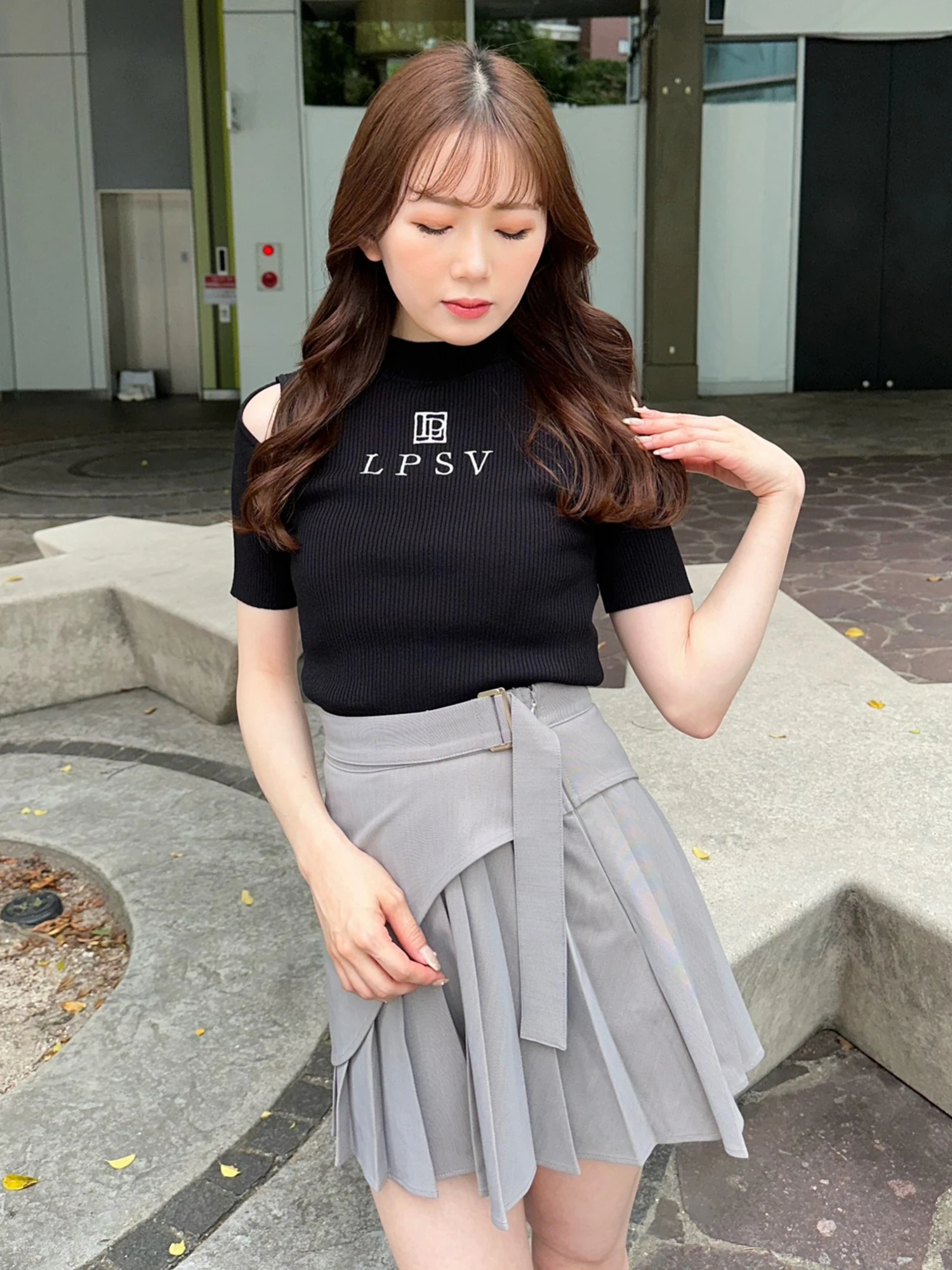 LIP SERVICE（リップサービス）｜ ラップカーブプリーツスカート