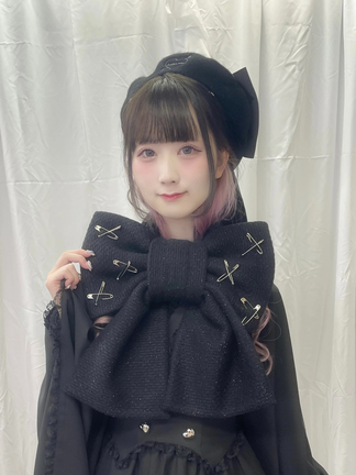 安全ピンおリボンストール - Jamie エーエヌケー(ジェイミーエー