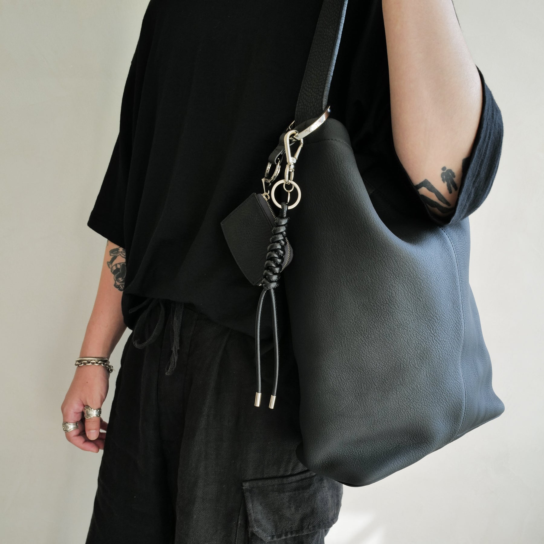 MARY BUCKET SHOULDER / DIPLO SKY｜サステイナブルレザーのワン