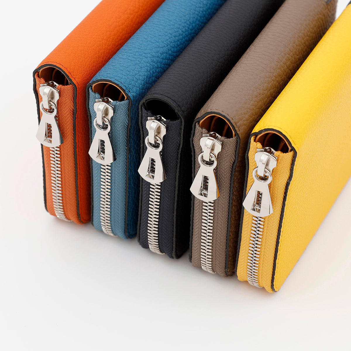 CRISTY STUFFING MID WLT.5｜独特なシボと発色が魅力の独製シュリンク