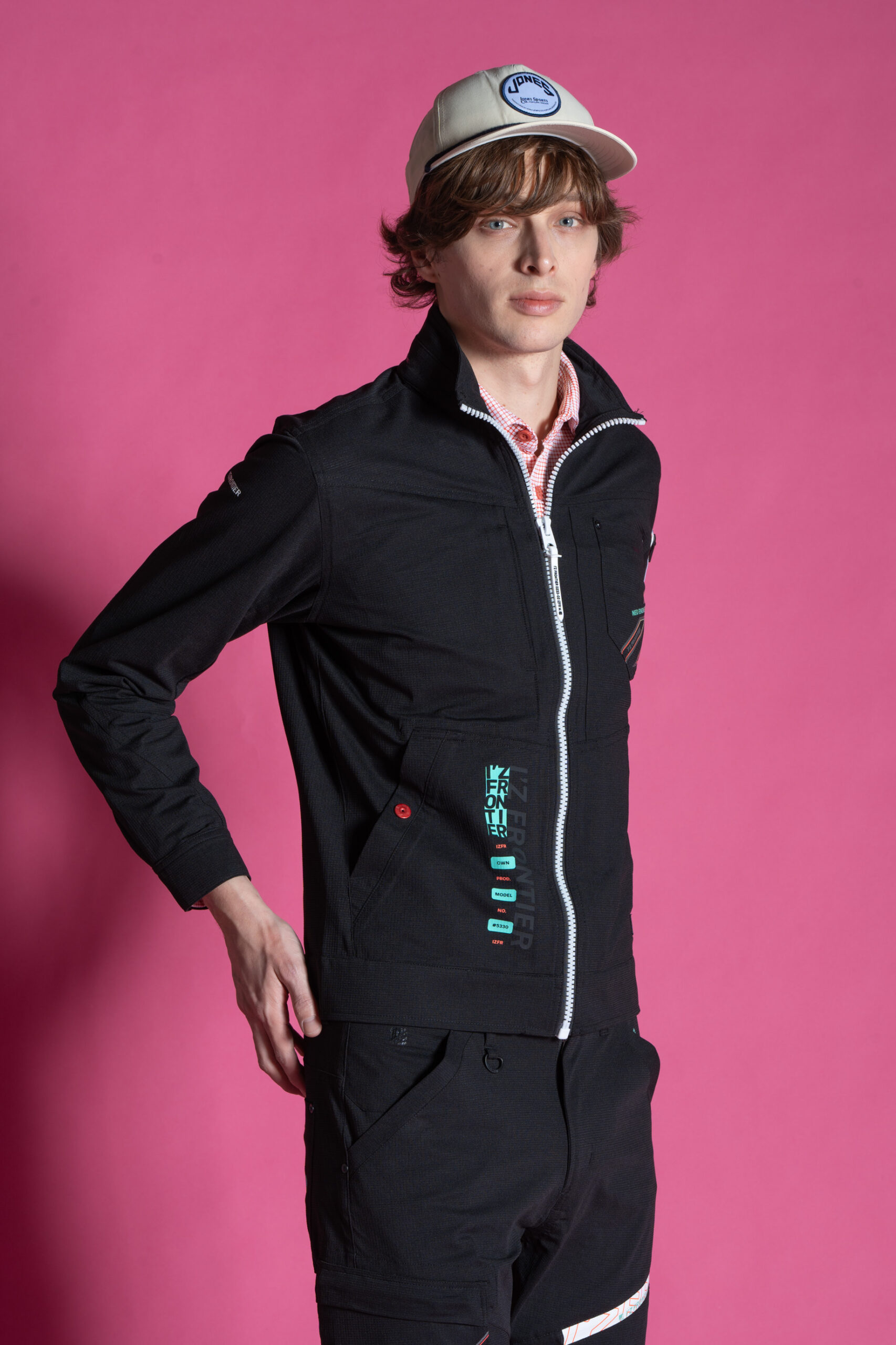 IZFRONTIER ハイセンスなデザイン。高機能でハイクオリティなワーク