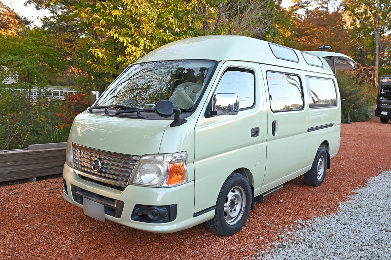 計算された居心地の良さ。車内を広く見せる車中泊カー作りのポイントと