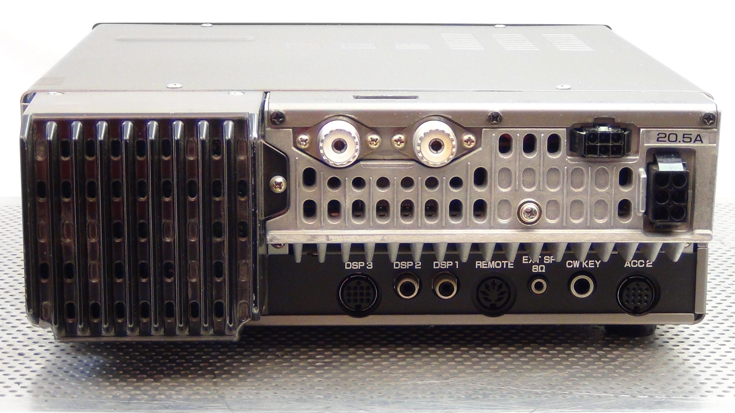 Kenwood TS-690SAT Transceiver – Jahnke Electronics