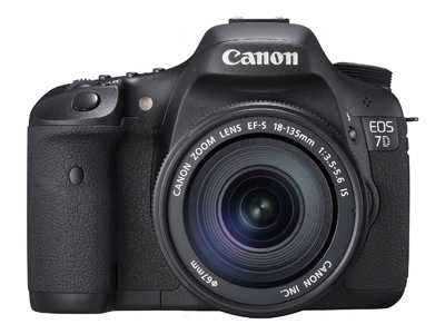 キヤノン、「EOS 7D」に高倍率ズームレンズを組み合わせたレンズキット