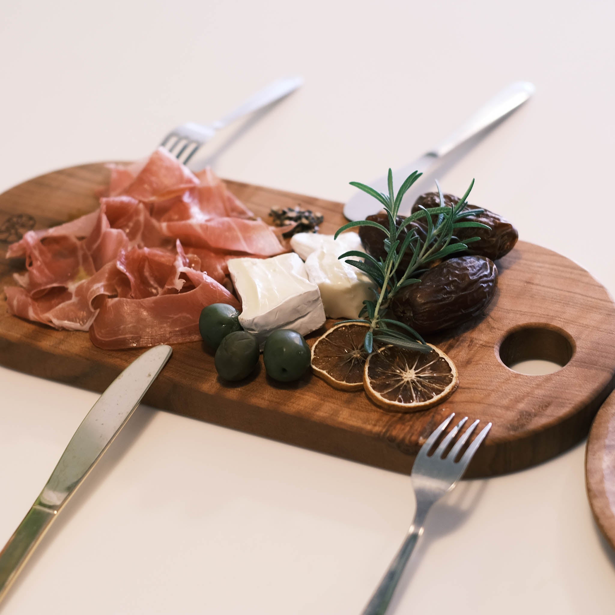 カッティングボード | 国産木 山桜 | 330×200×20mm | KINARI