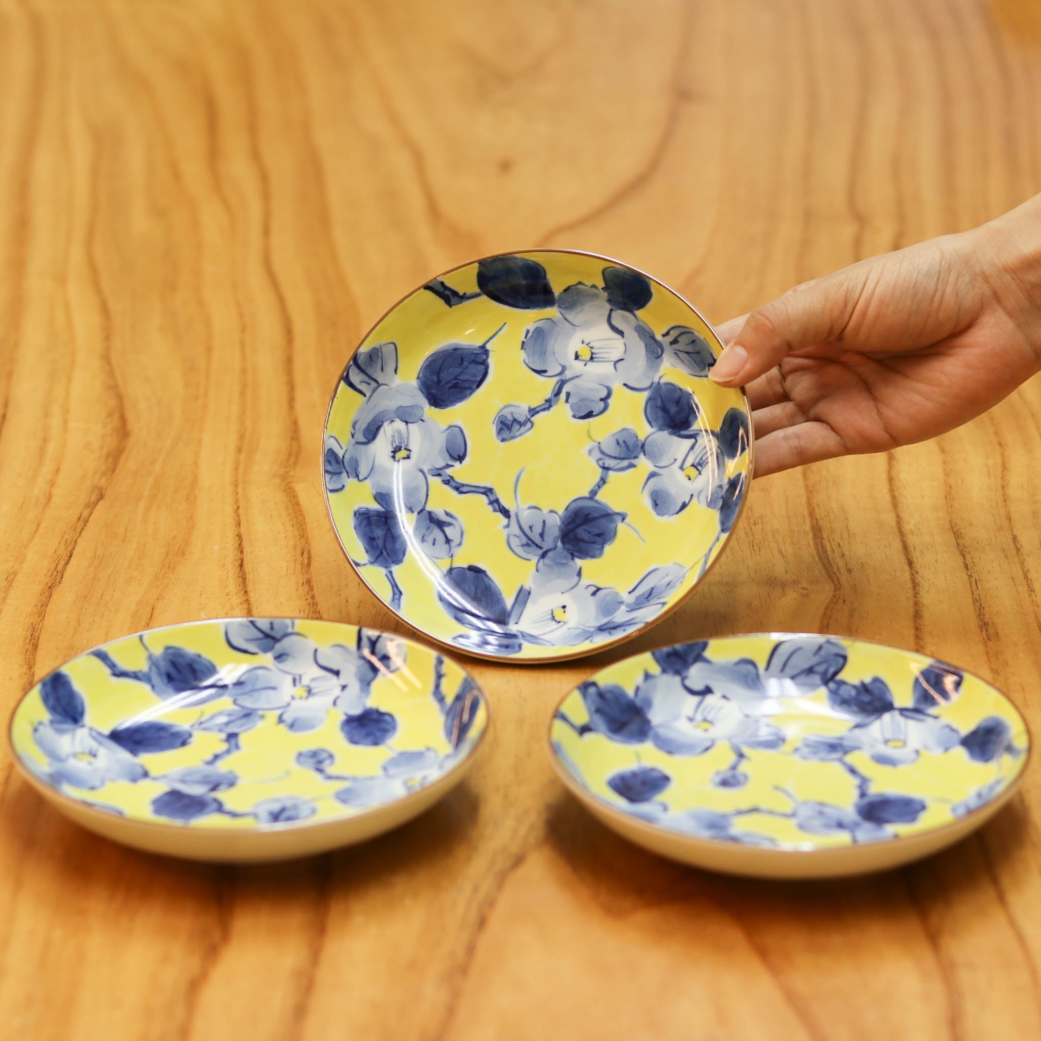 在庫限り】波佐見焼 皿 | 色絵花紋 5寸皿 | 黄 3枚セット | 浜陶