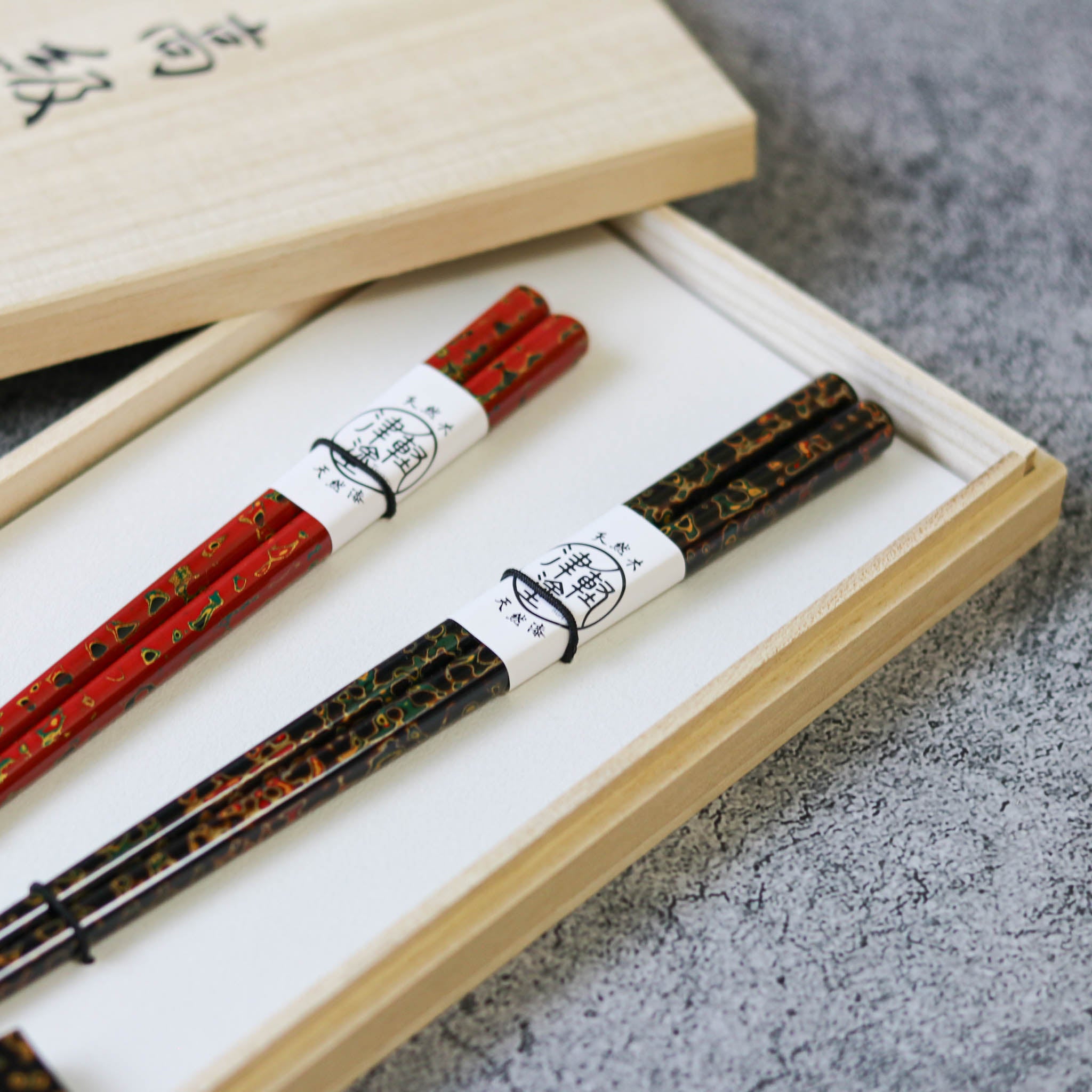 津軽塗 | 夫婦箸・箸置セット 唐塗 | 呂・茜 | 小林漆器