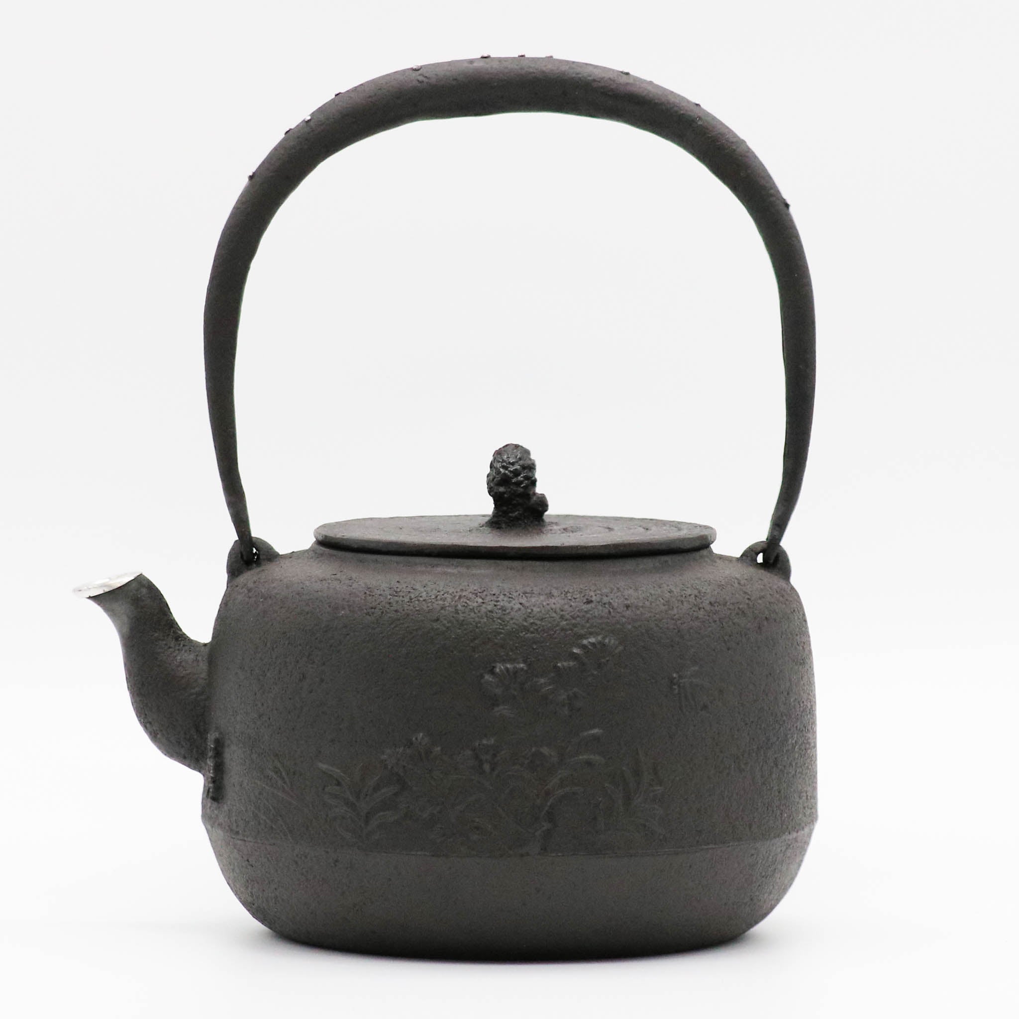 山形鋳物 鉄瓶 | 平丸 七草 | 18号 | あらい工房