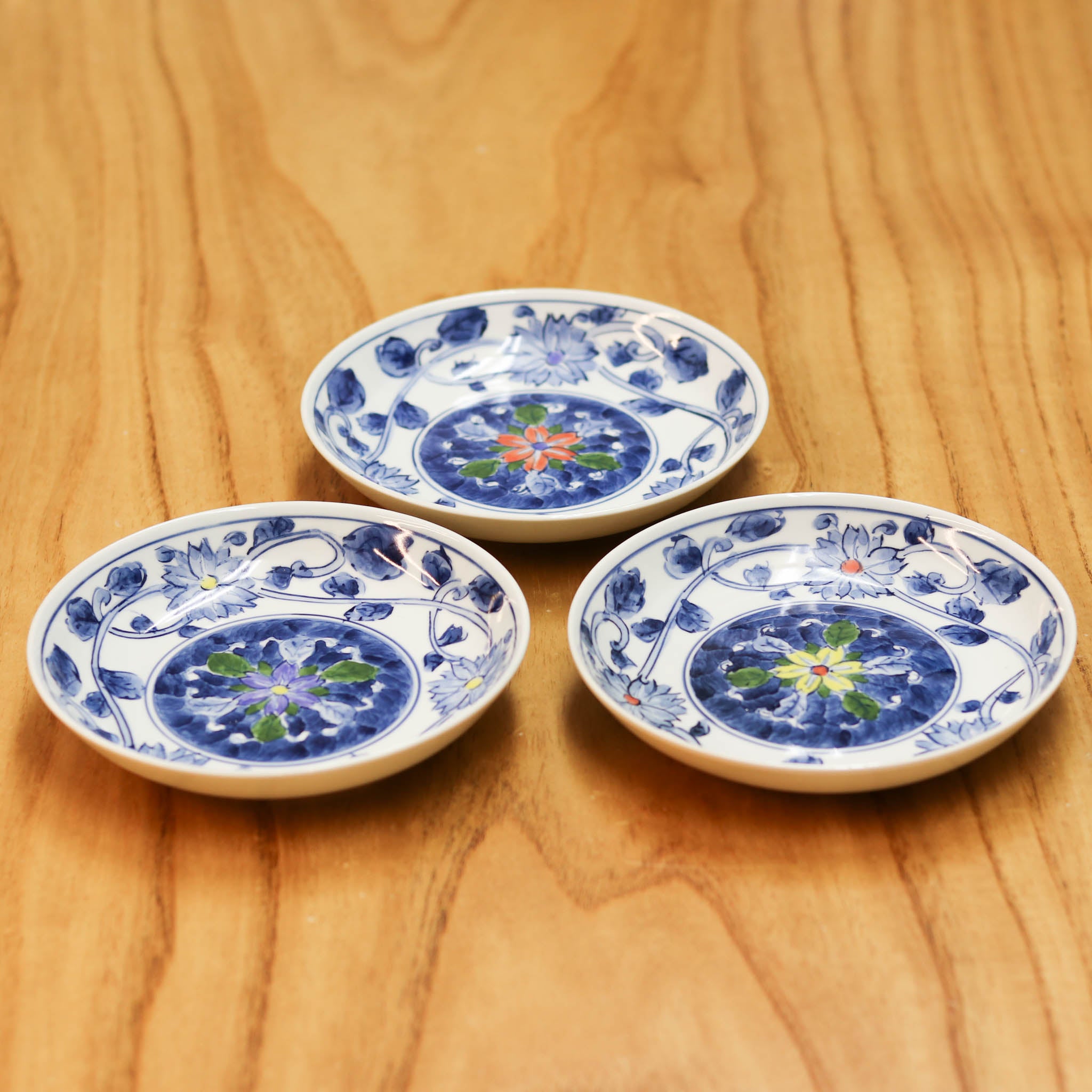 廃番】波佐見焼 皿 | 色絵花唐草 5寸皿 | 3枚セット